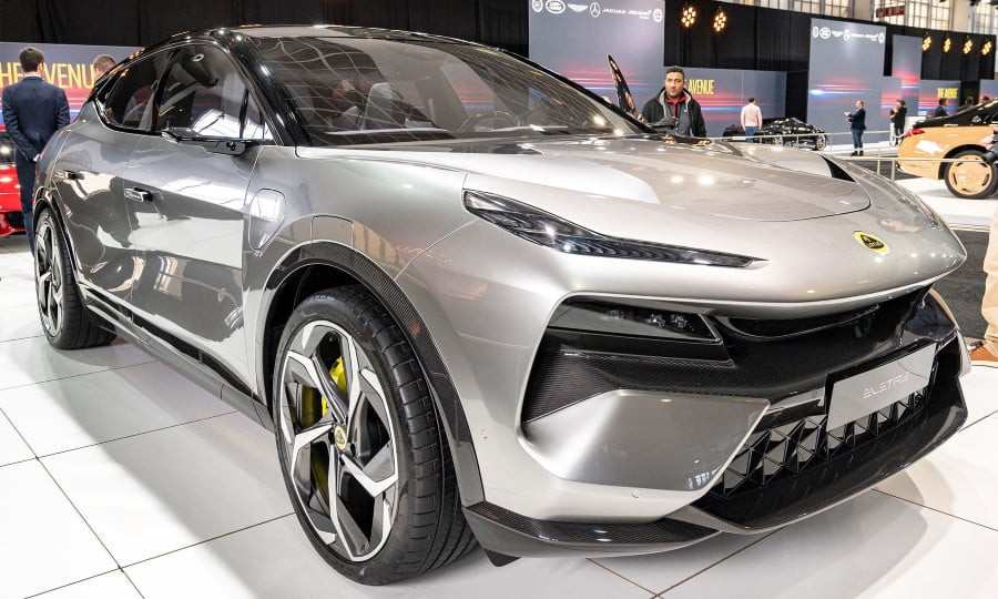 Подразделение роскошных электромобилей Lotus Tech привлекло $870 млн 